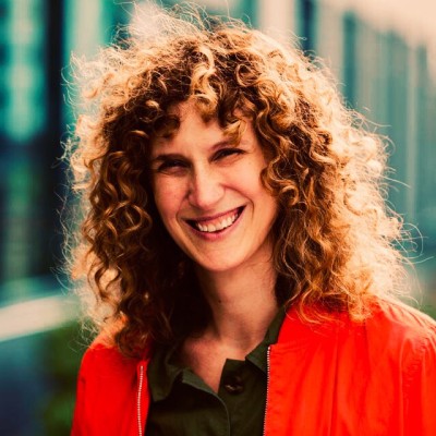 Sallie Hirsch Headshot